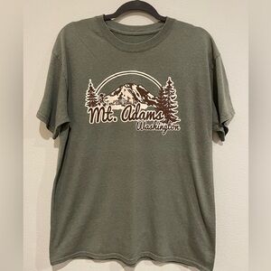 Mt Adams Trout Lake Valley Inn tee-shirt size  L